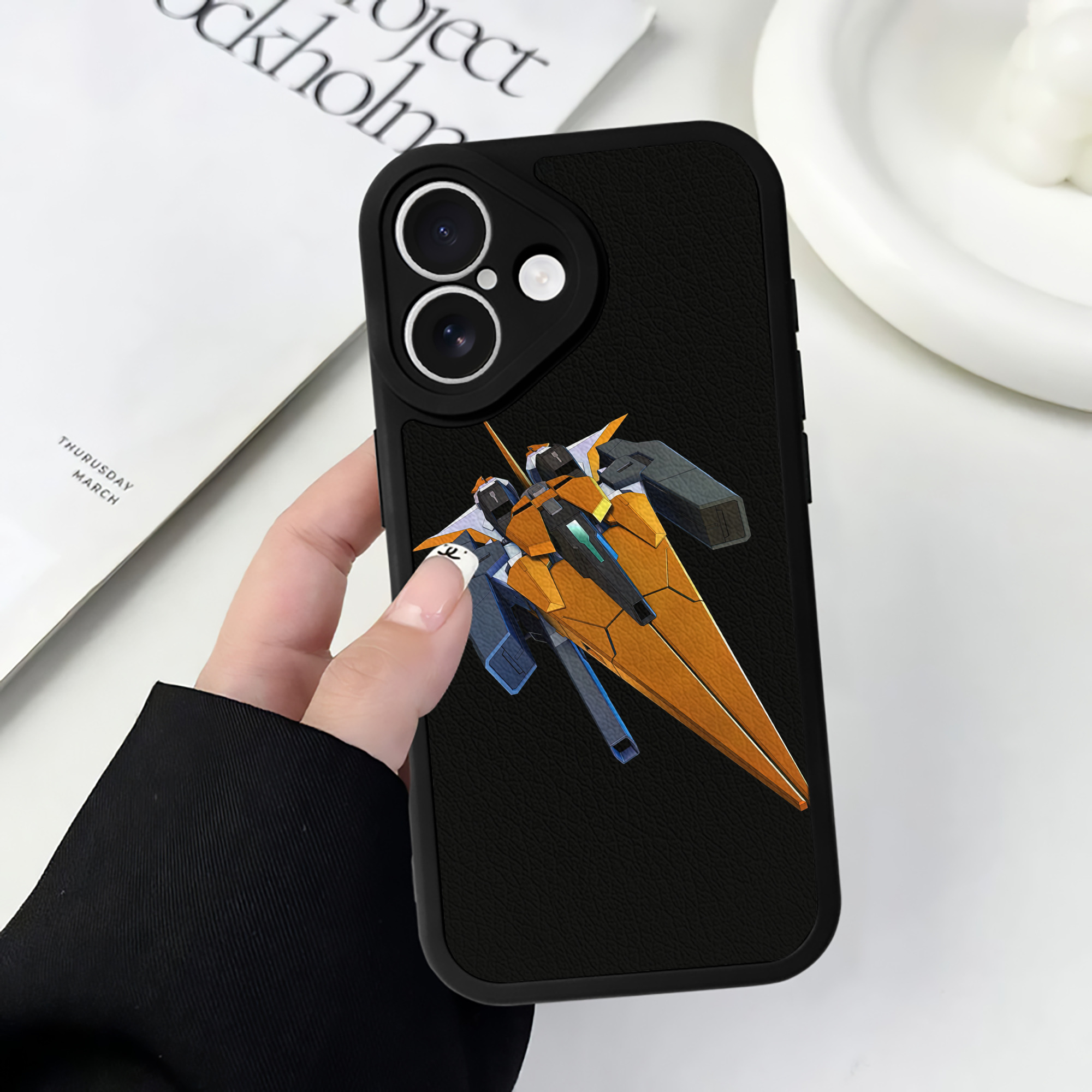 （画像用） 機動戦士ガンダム Mobile Suit Gundam 【iPhone 16シリーズ対応】シリコンスマホケース（レザー調） 材質：シリコン